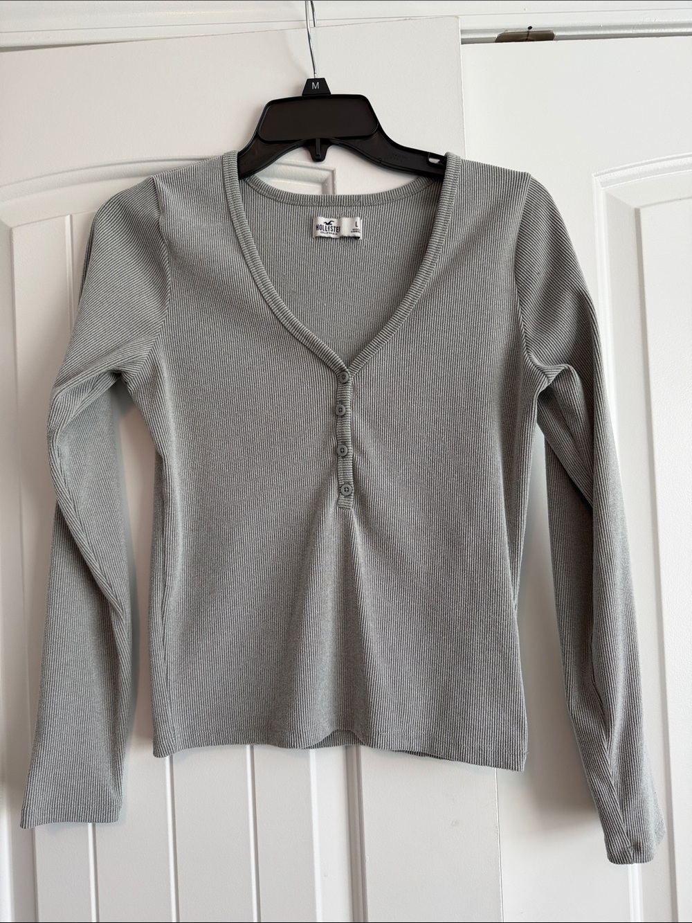 Hollister Ribbed V-Neck Henley Top - Gray